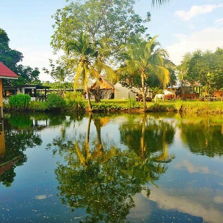 Wanlapa Farmstay Ban Khok Krathiam Exterior photo