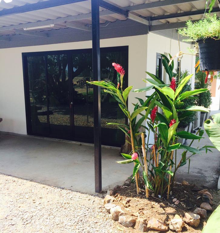 Wanlapa Farmstay Ban Khok Krathiam Exterior photo
