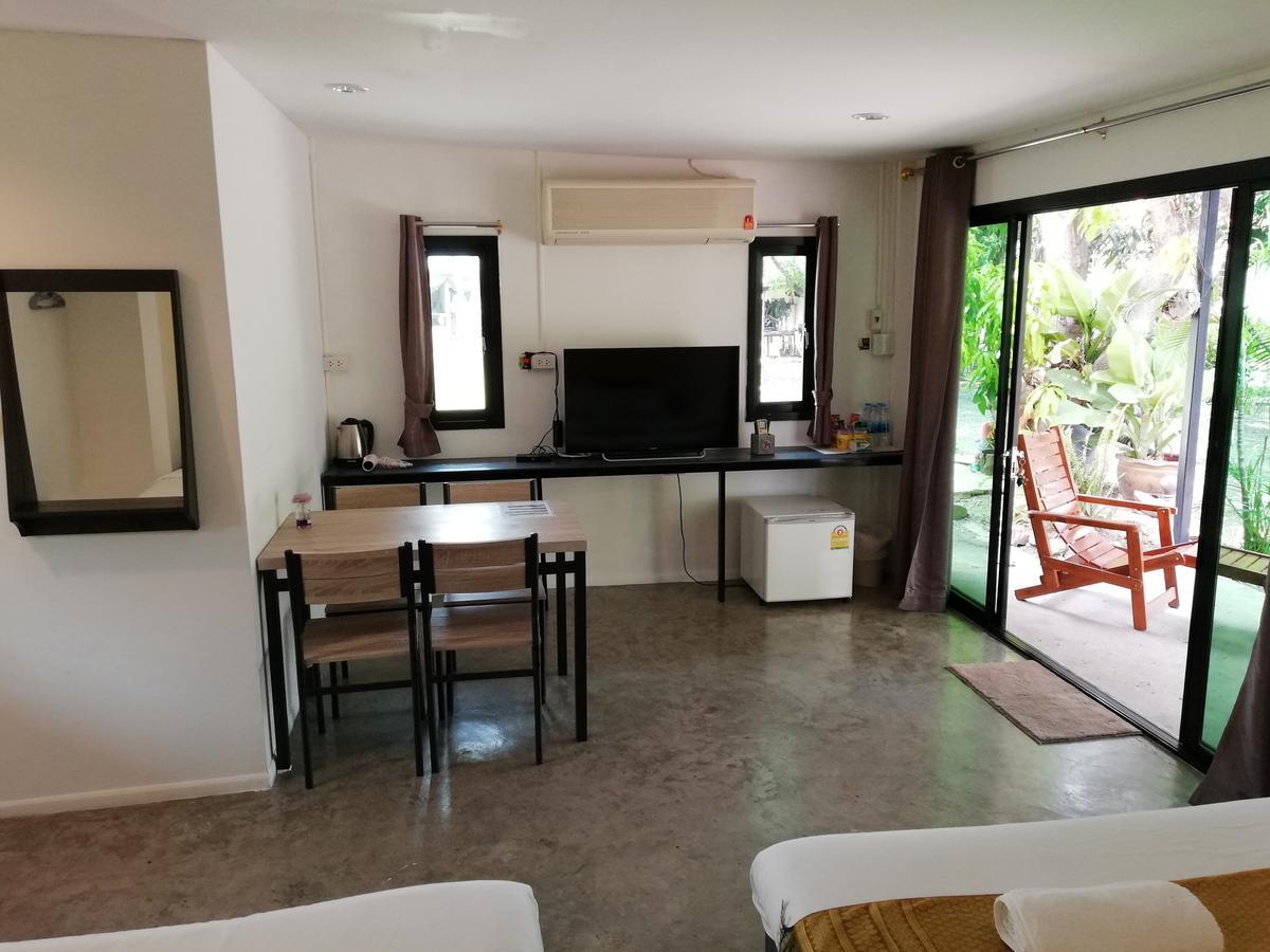 Wanlapa Farmstay Ban Khok Krathiam Exterior photo
