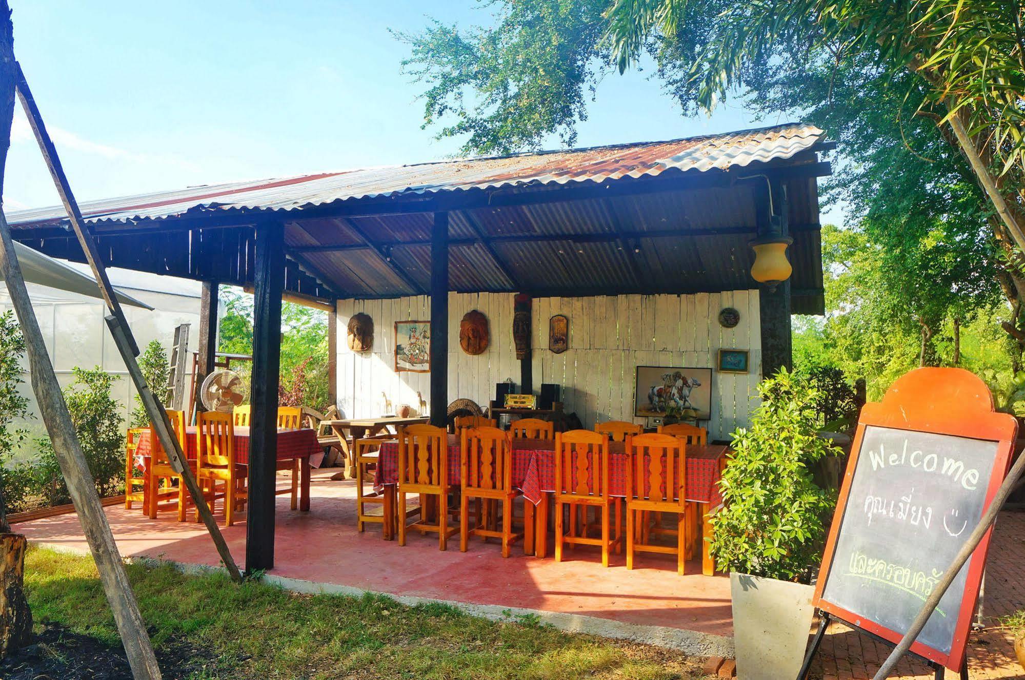 Wanlapa Farmstay Ban Khok Krathiam Exterior photo