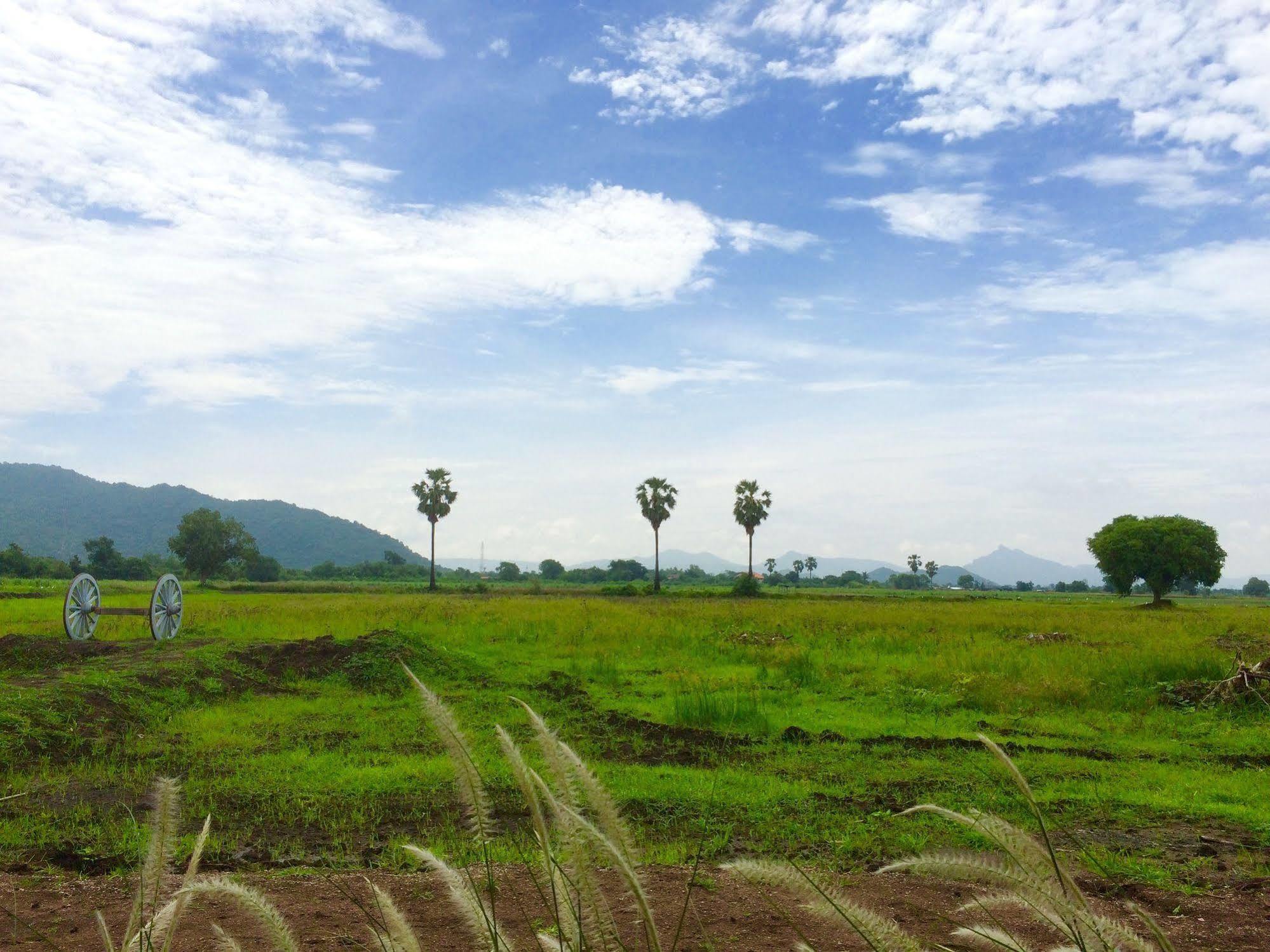 Wanlapa Farmstay Ban Khok Krathiam Exterior photo