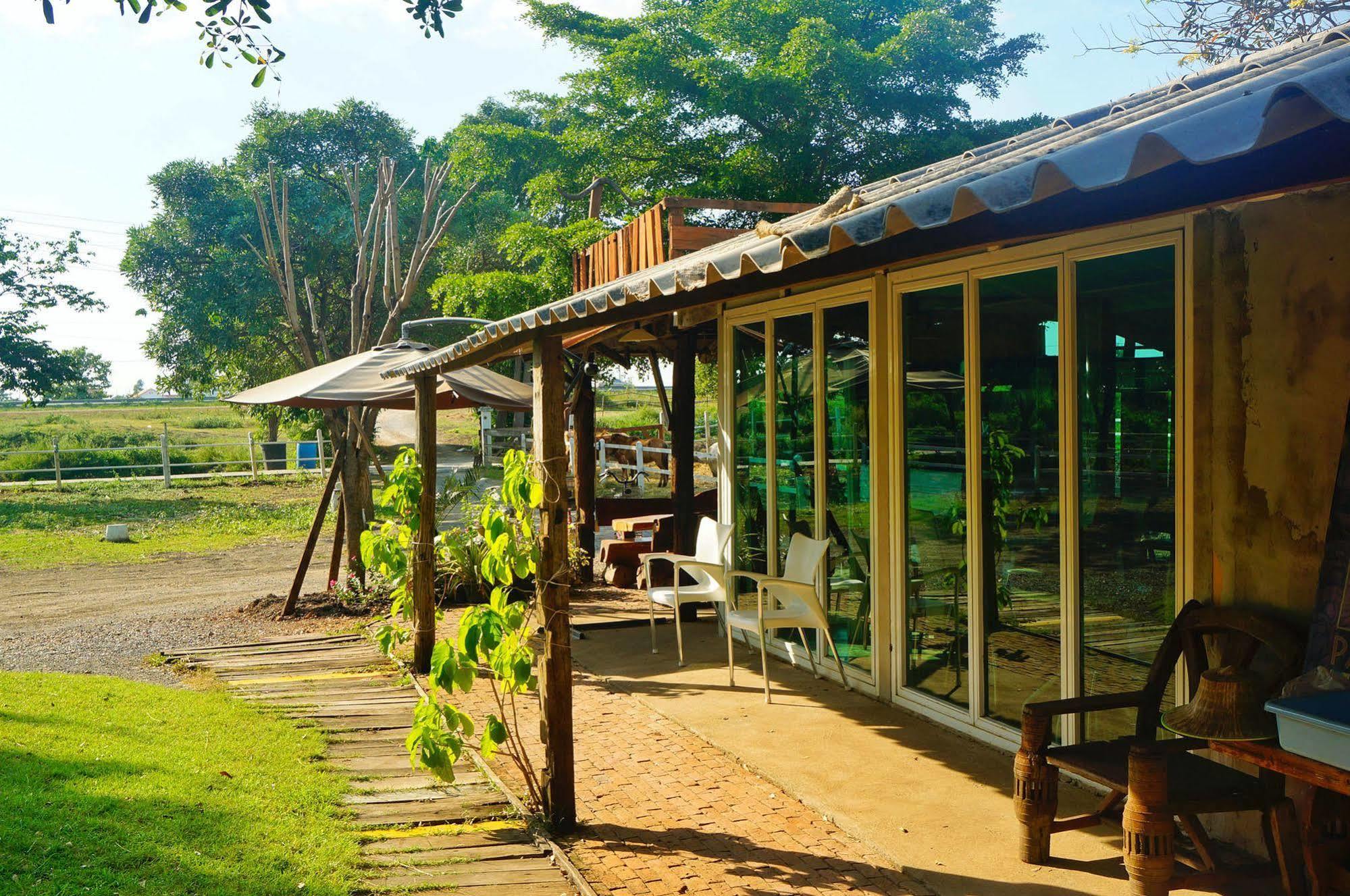 Wanlapa Farmstay Ban Khok Krathiam Exterior photo