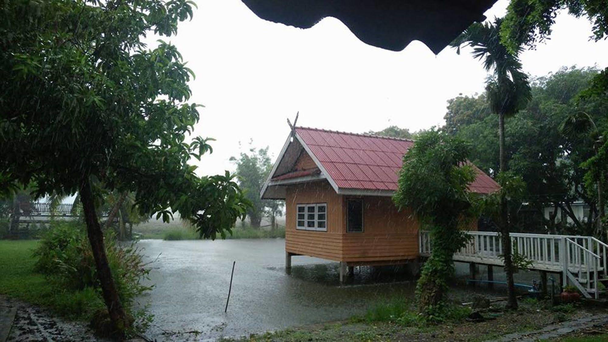 Wanlapa Farmstay Ban Khok Krathiam Exterior photo
