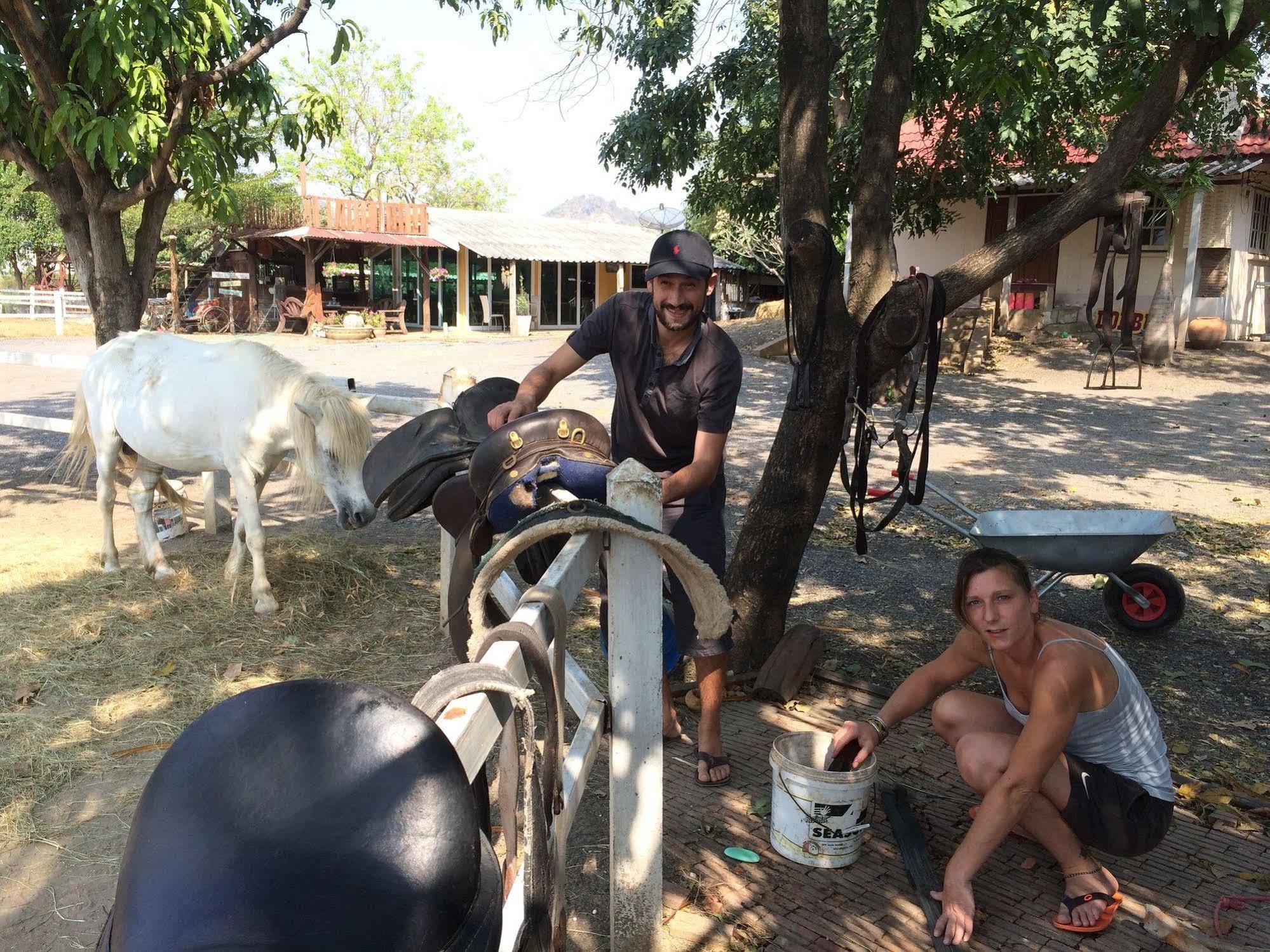 Wanlapa Farmstay Ban Khok Krathiam Exterior photo