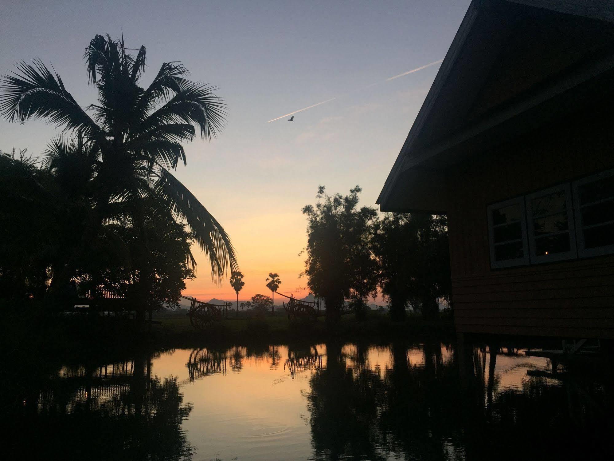 Wanlapa Farmstay Ban Khok Krathiam Exterior photo